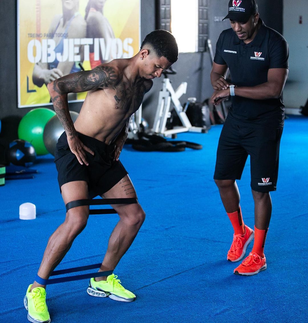 Rookie Savio trains hard to improve his fitness before entering his first season at Man City 💪🏼