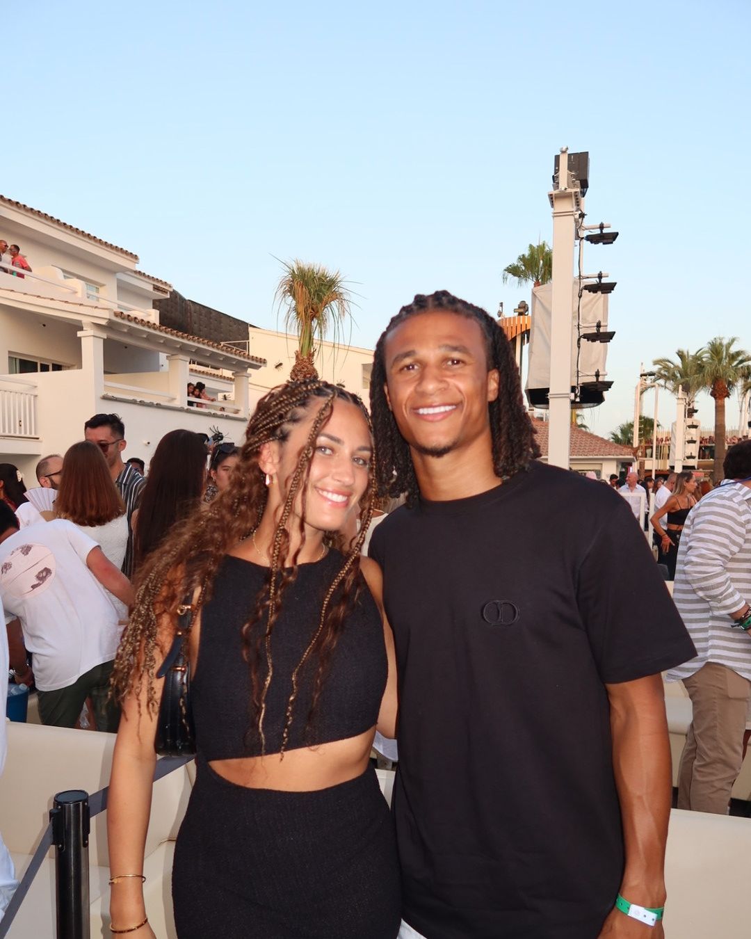  Nathan Aké enjoys a wonderful vacation with his family after finishing EURO 2024 ️️