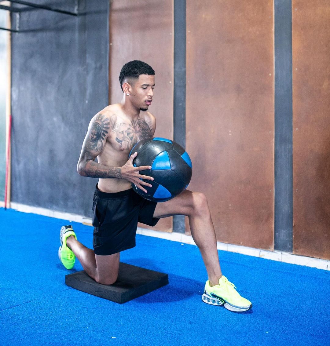 Rookie Savio trains hard to improve his fitness before entering his first season at Man City 💪🏼